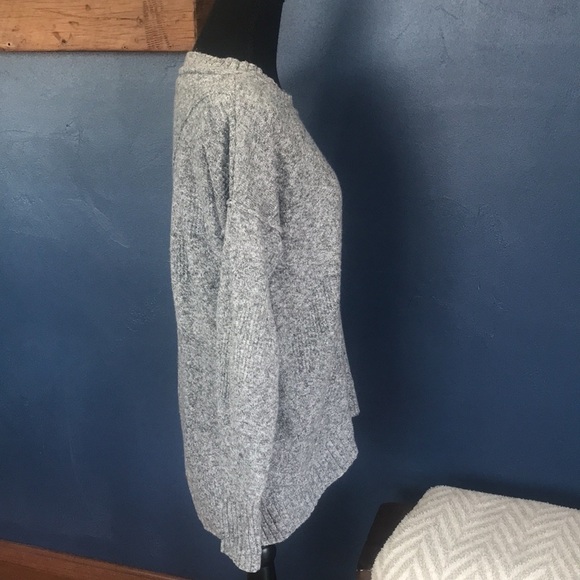 Calvin Klein Jeans Women's Crew-Neck High-Low Sweater, M, Gray & White - Picture 5 of 11